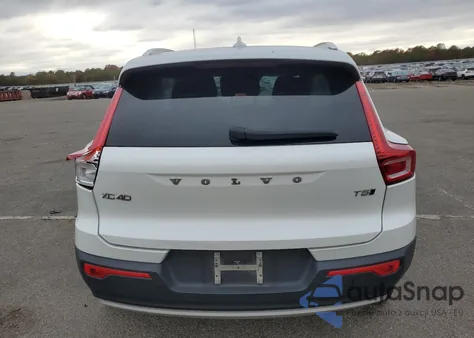 2021 Volvo Xc40 T5 Inscription z USA, uszkodzony, nr VIN YV4162UL4M2478514